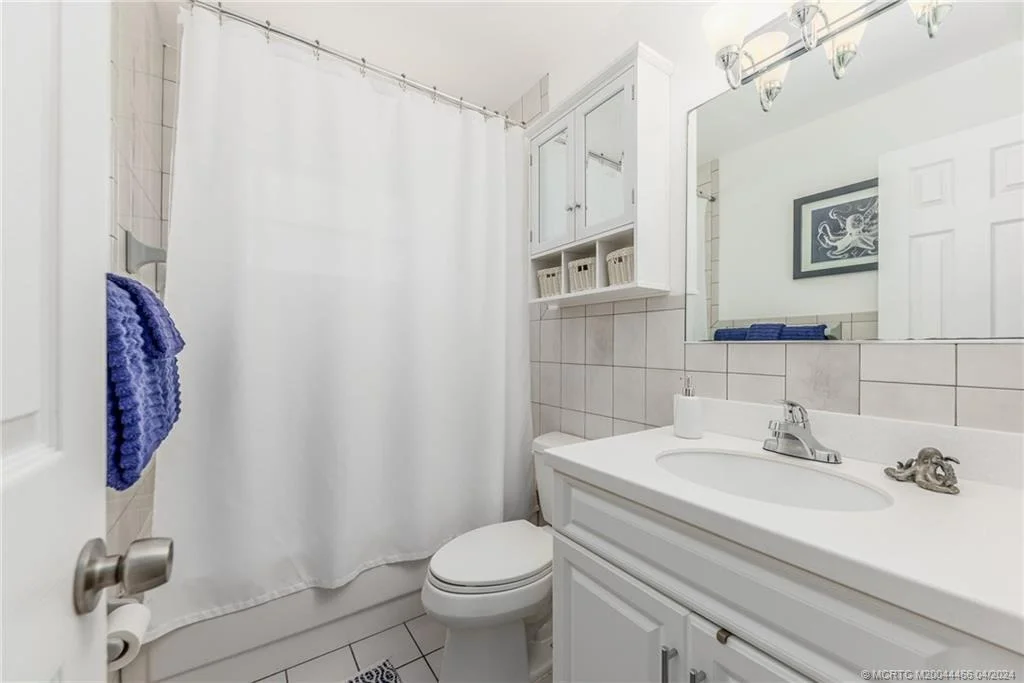 Photo of 413 SE Robalo Court