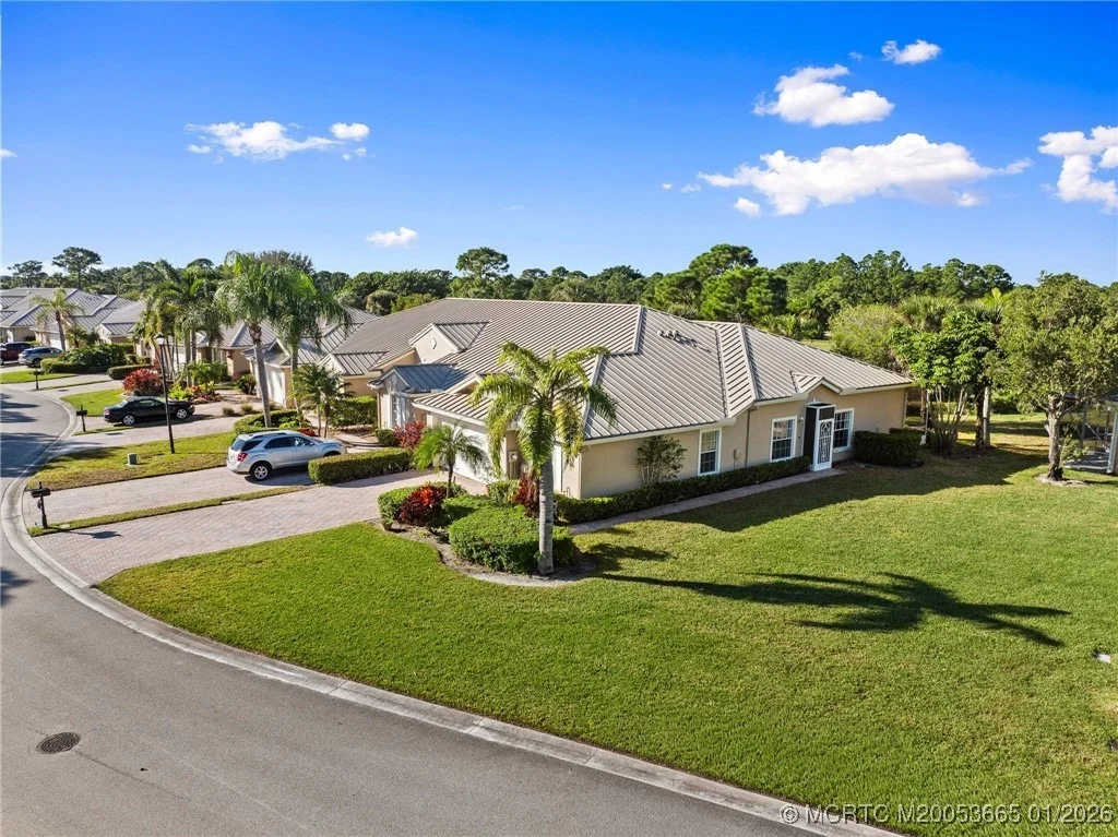 Photo of 581 NW Broken Oak Trail