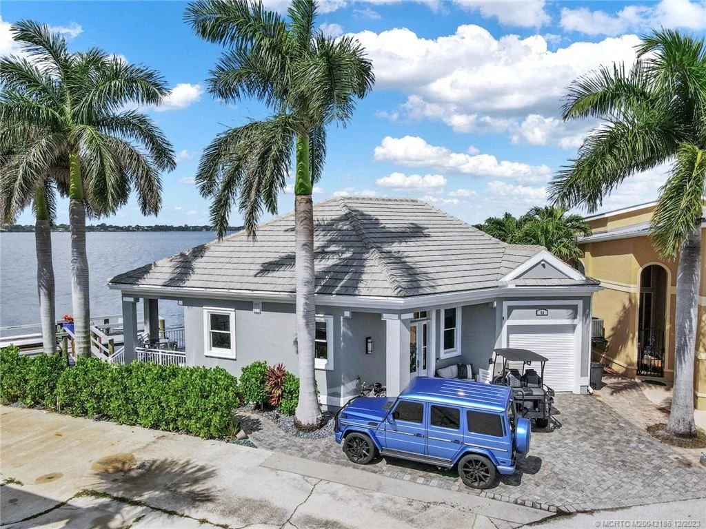 Photo of 58 Nettles Boulevard