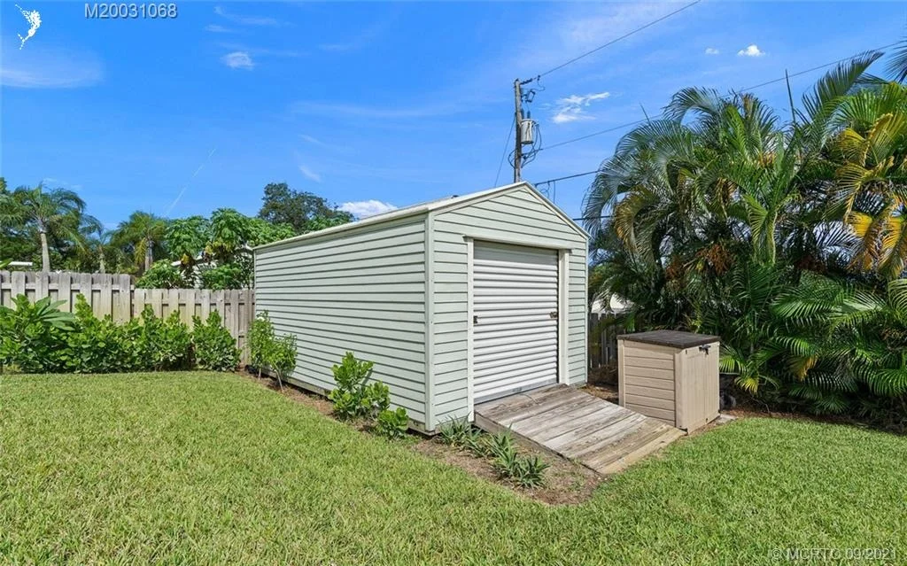 Photo of 1205 NE Oceanview Circle