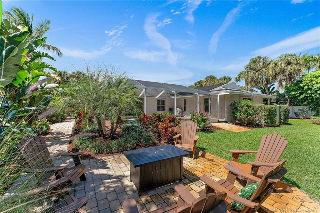Photo of 333 SE Oriole Avenue