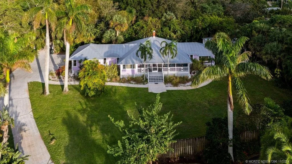 Photo of 535 SW Siesta Way