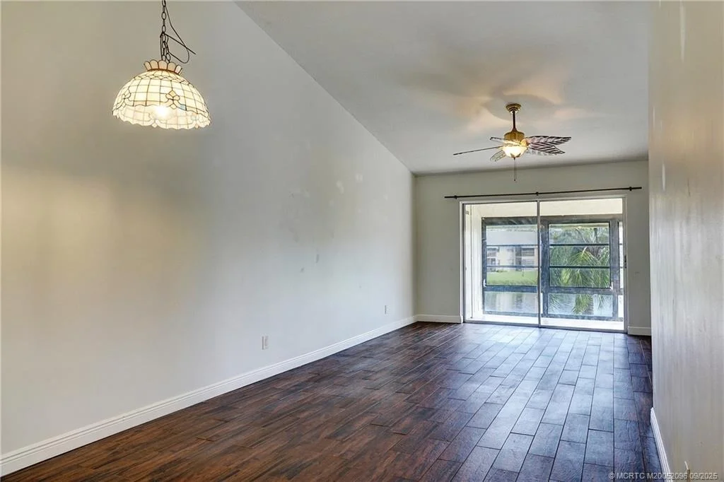 Photo of Unit 1908 at 3101 SE Aster Lane