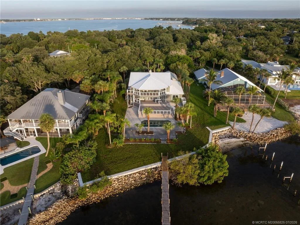 Photo of 114 N Sewalls Point Road