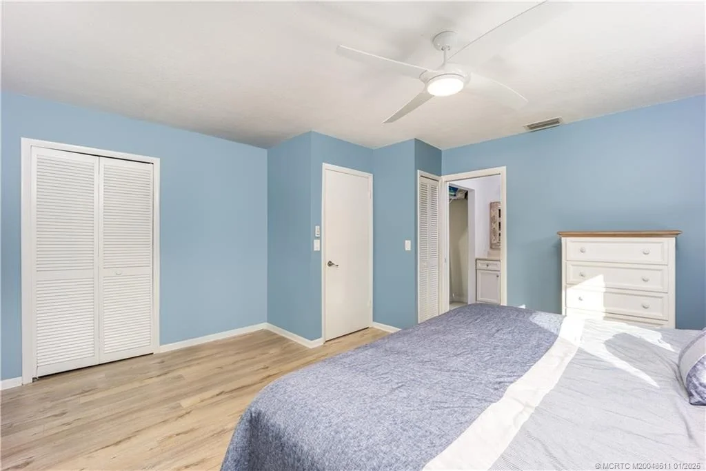 Photo of 994 NW Pine Lake Drive