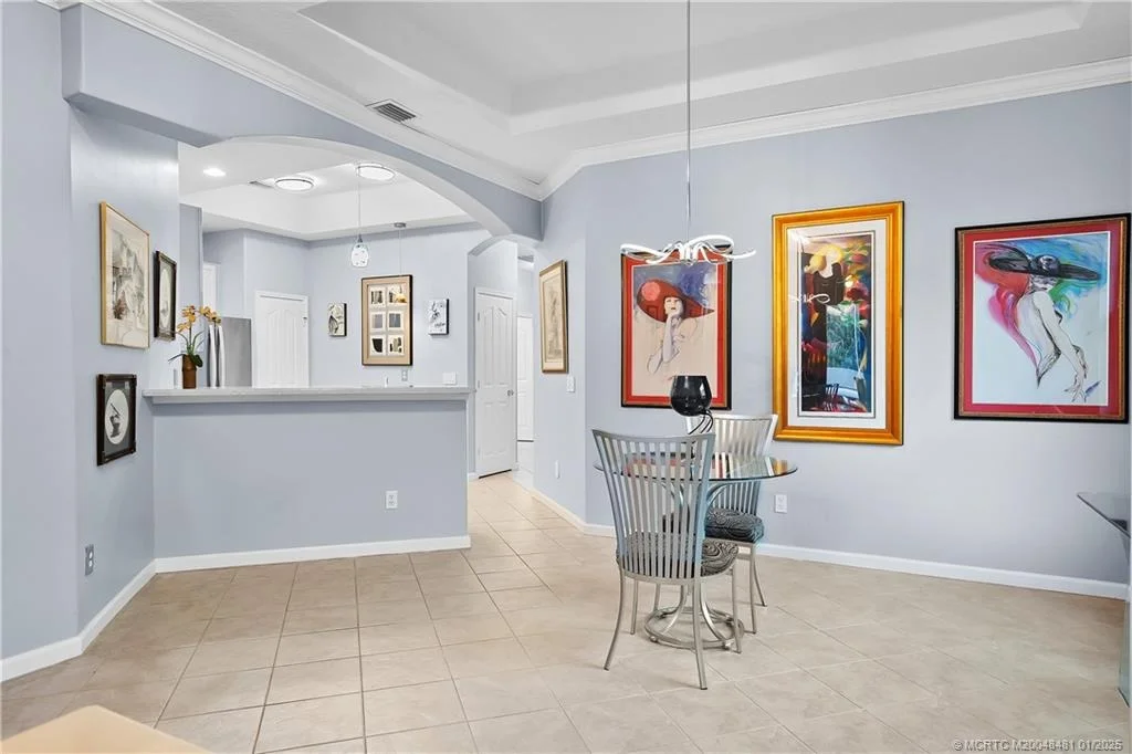 Photo of 600 NW Red Pine Way