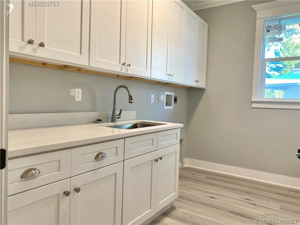 Photo of 1126 NE Post Oak Way