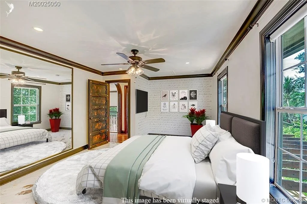 Photo of 228 SE Oriole Avenue