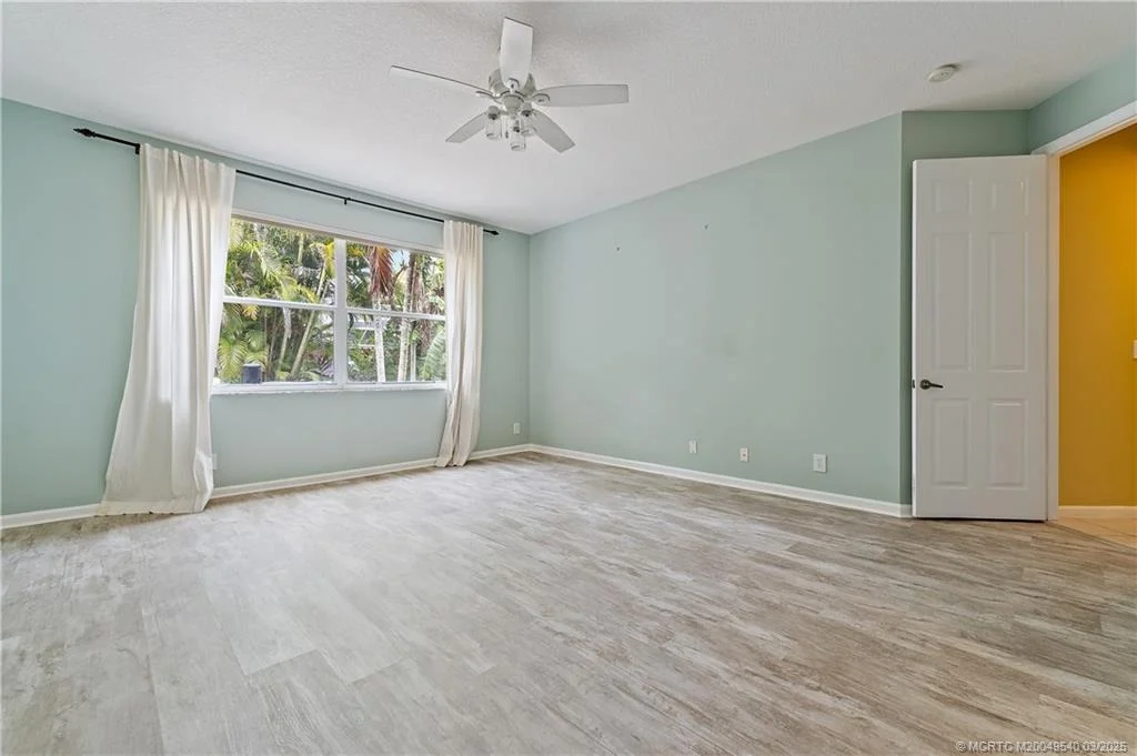 Photo of 1100 Lakeshore Drive