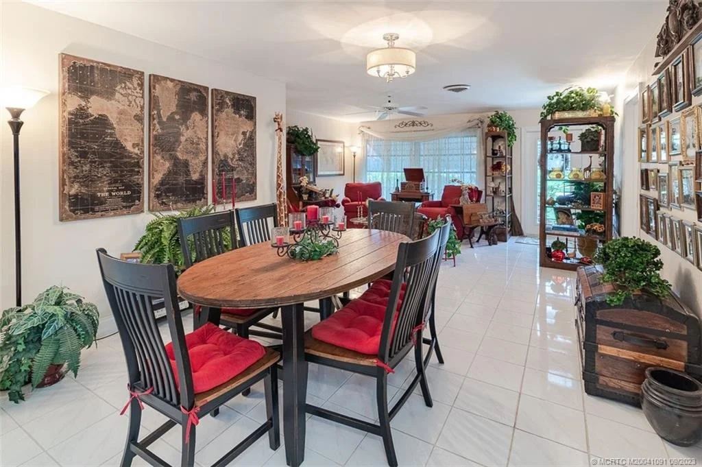 Photo of 2481 NW Everglades Boulevard