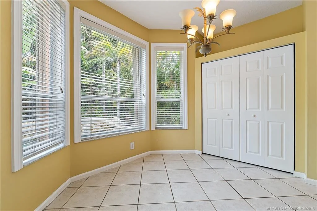 Photo of 1100 Lakeshore Drive