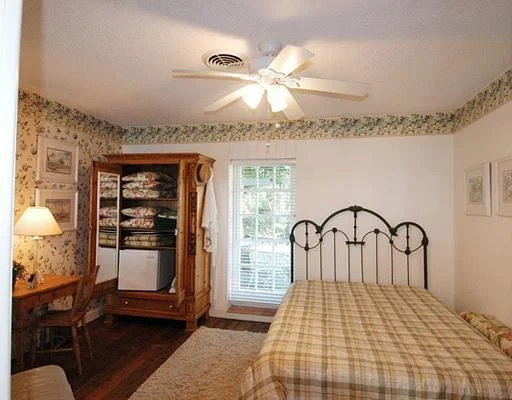 Photo of 1003 SE RIVERSIDE Drive