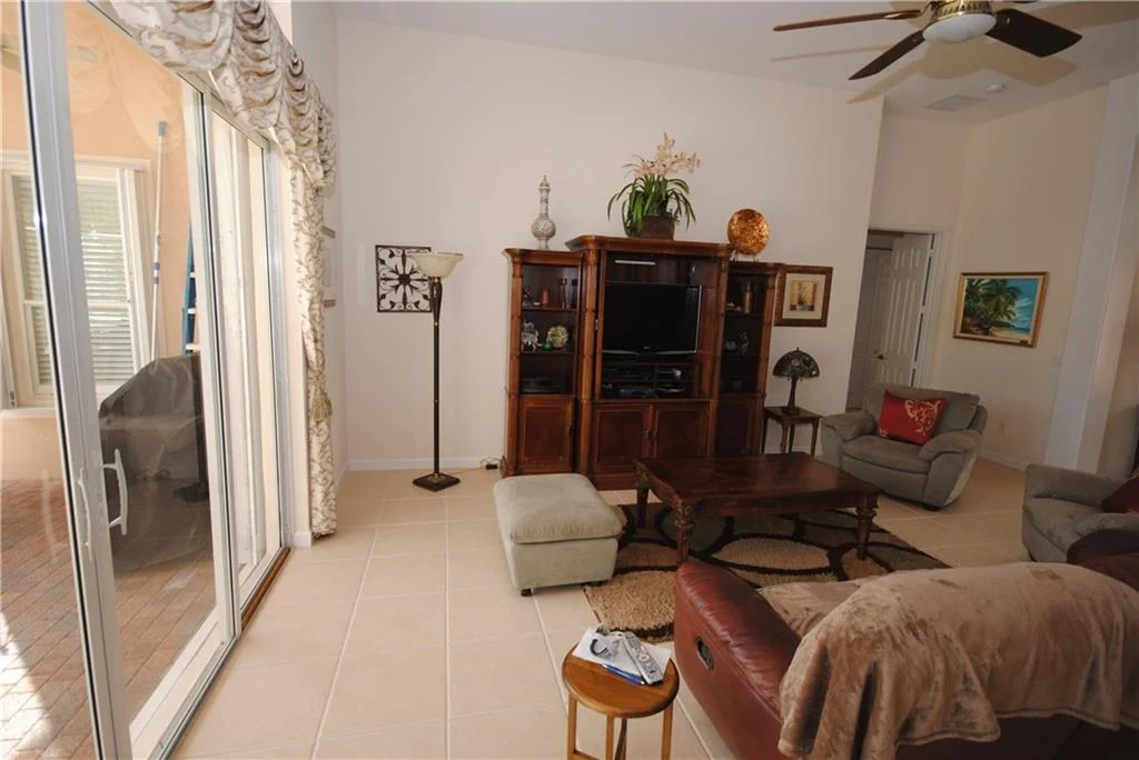 Photo of 709 SW Blue Stem Way