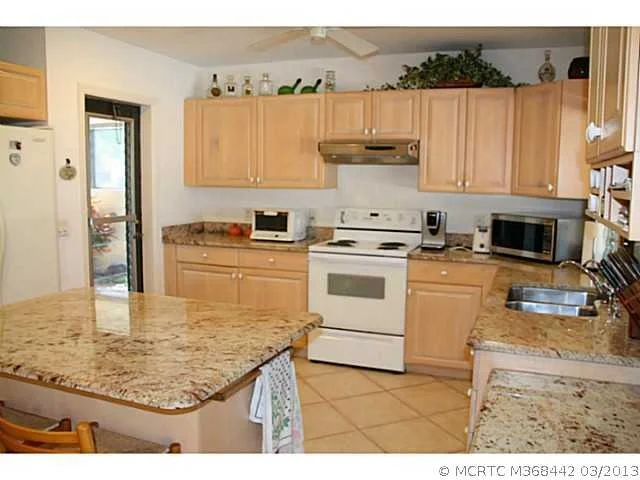 Photo of 884 NW Spruce Ridge Drive