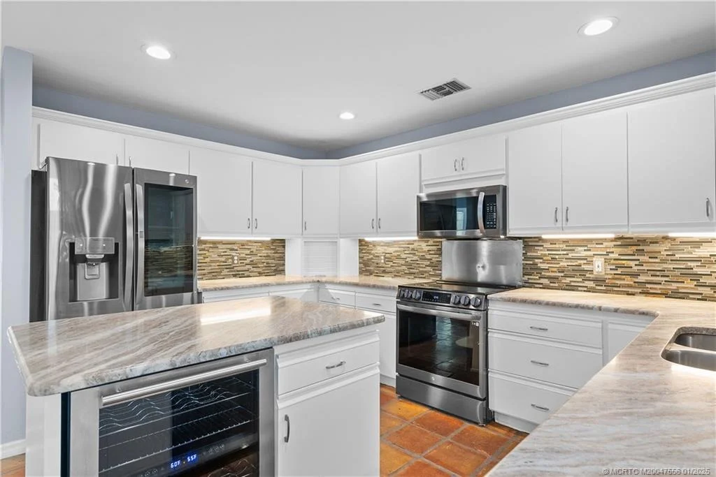 Photo of 6323 SE Farmington Place
