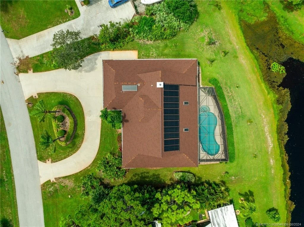 Photo of 919 NE Juniper Place