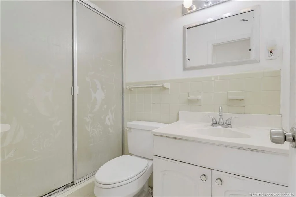 Photo of 940 Eucalyptus Road