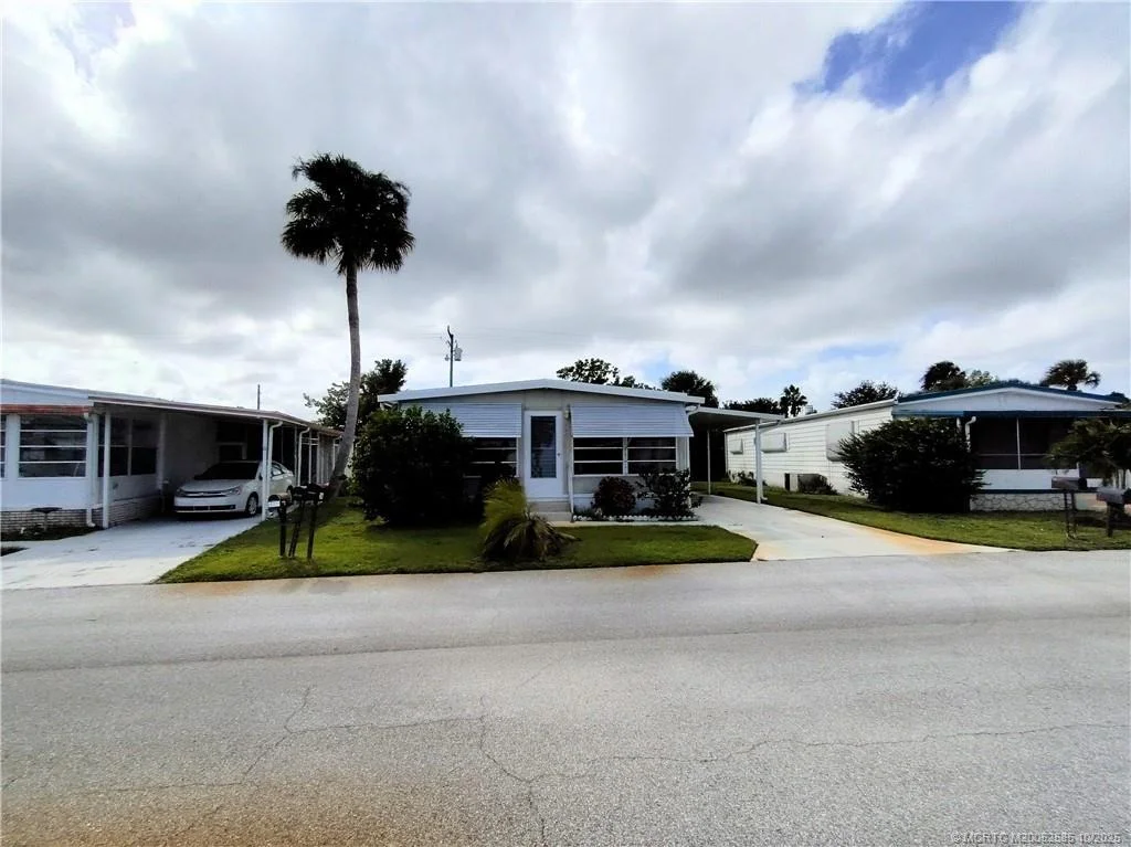 Photo of 2540 SE Penny Lane