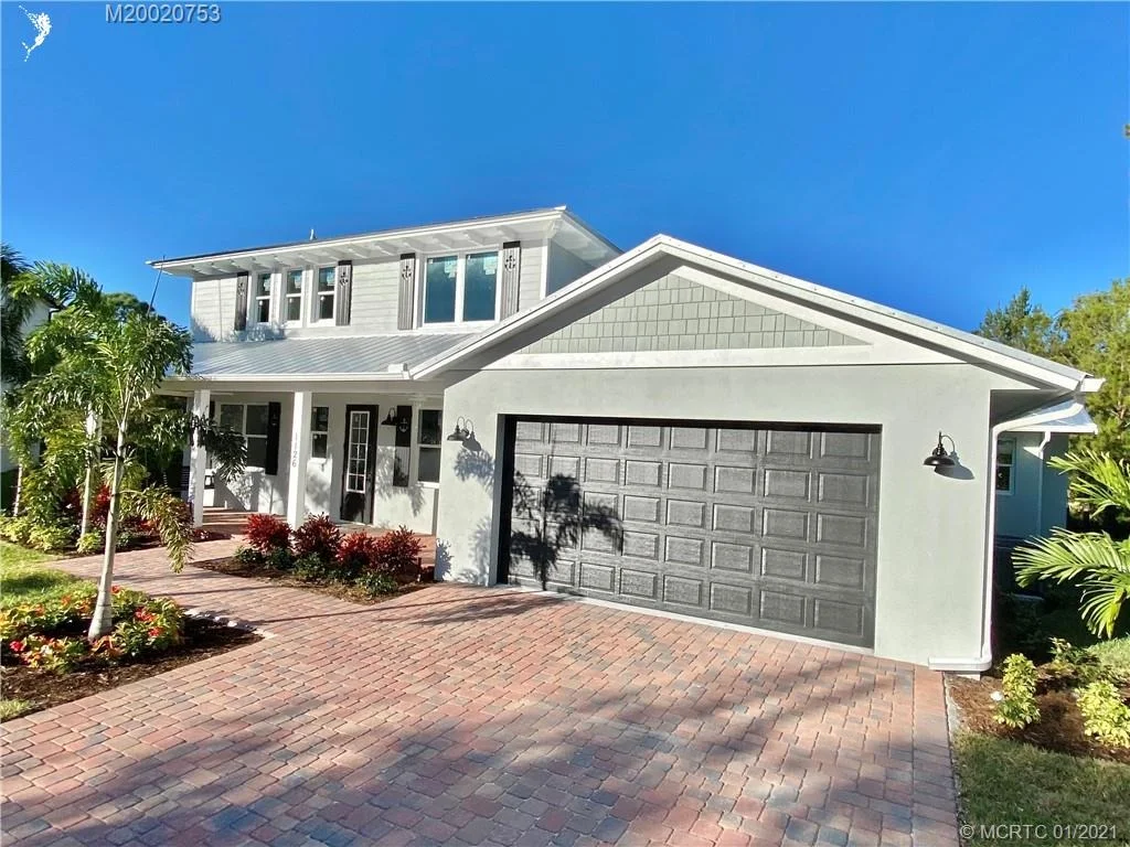 Photo of 1126 NE Post Oak Way