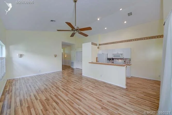 Photo of 7011 SE Cutler Trail