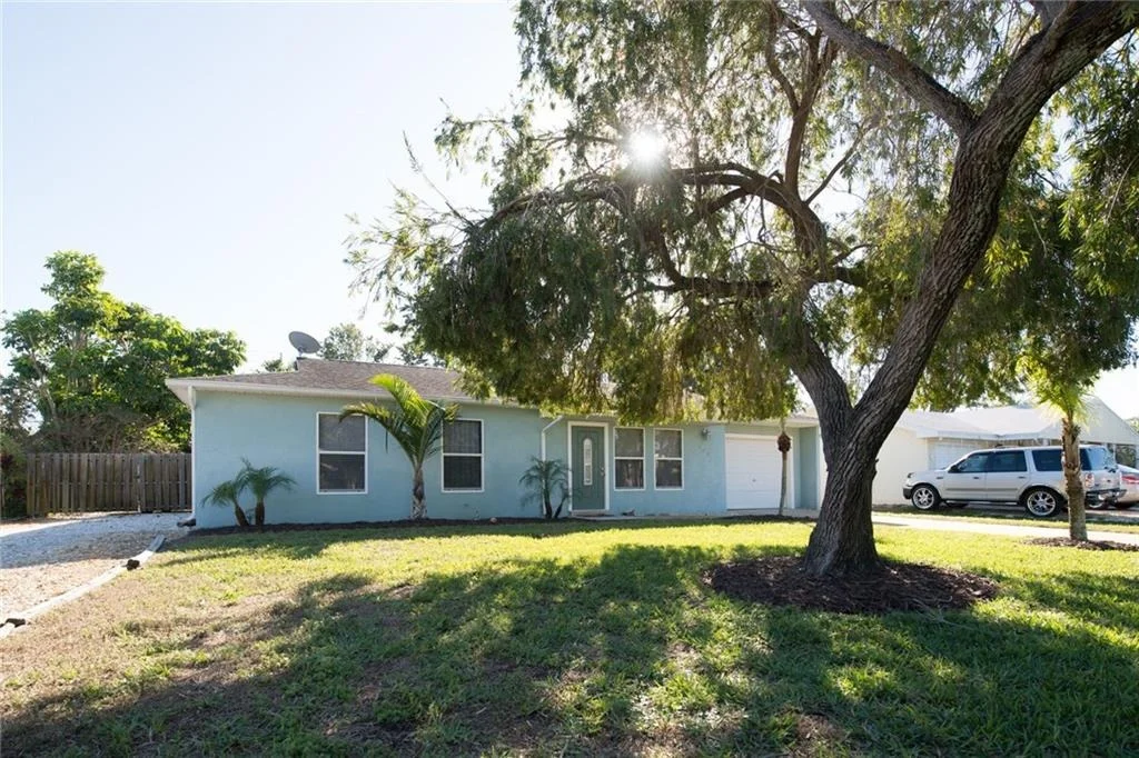 Photo of 984 NW 12th Terrace