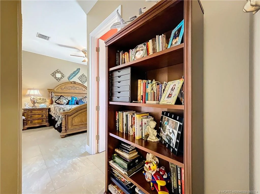 Photo of 4459 SE Bayshore Terrace