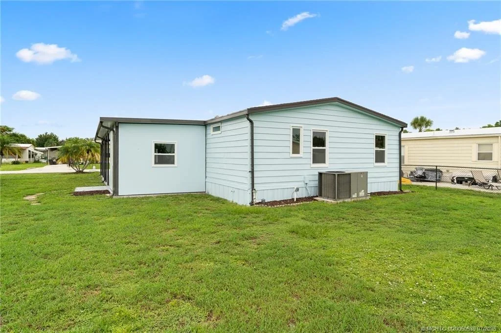 Photo of 2676 SW Thunderbird Trail