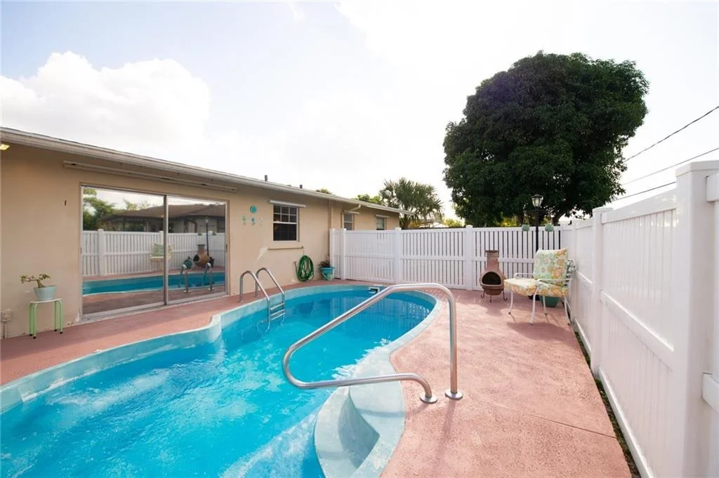 Photo of 716 SE Alamanda Way