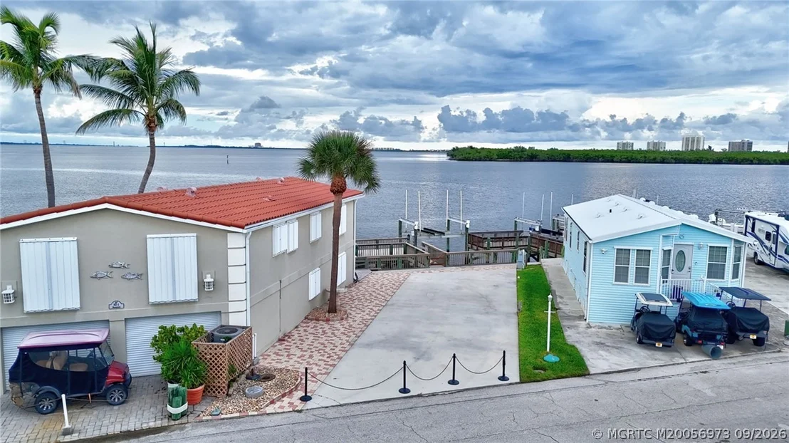 Photo of 5 Nettles Boulevard