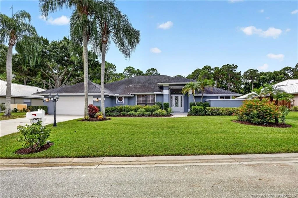 Photo of 672 SE Pin Oak Terrace