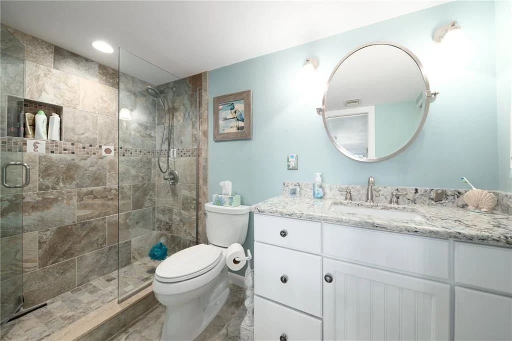 Photo of Unit 307 at 307 NE Golfview Circle