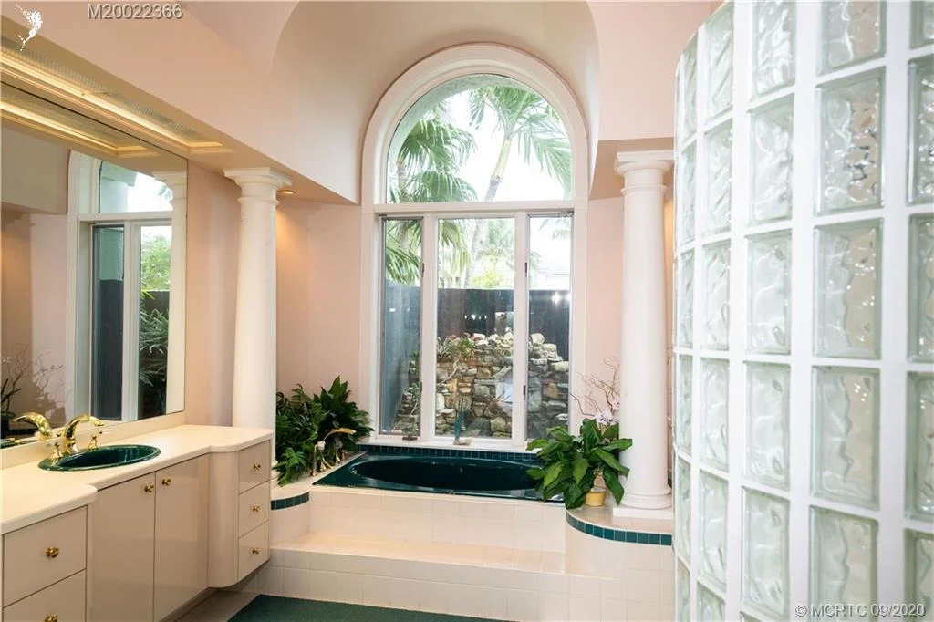 Photo of 6979 SE Harbor Circle