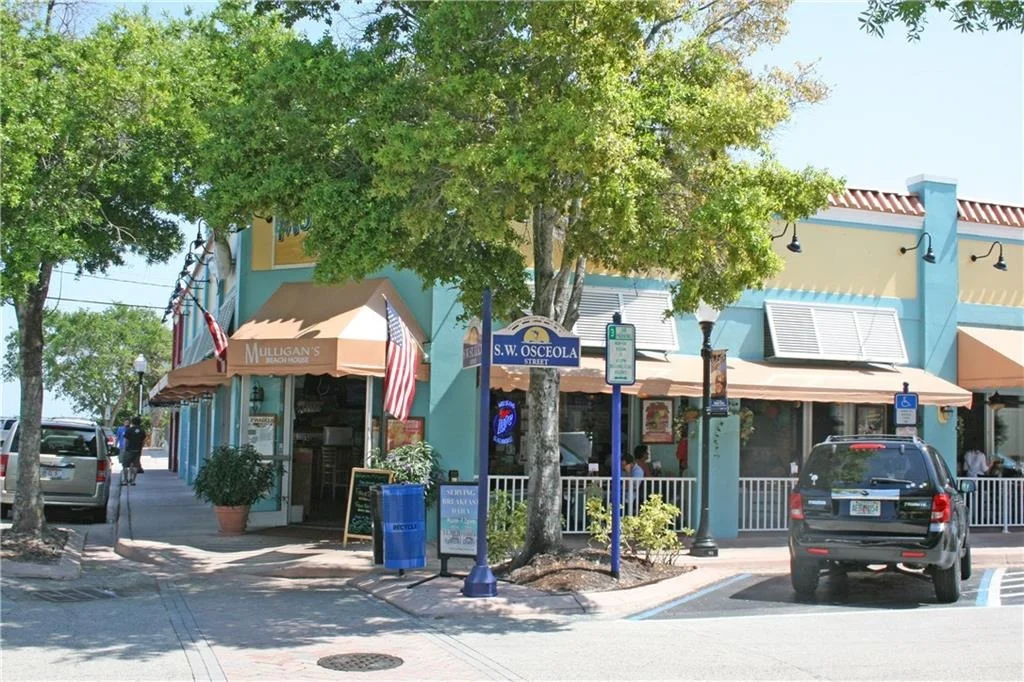 Photo of 439 SE Parkway Drive