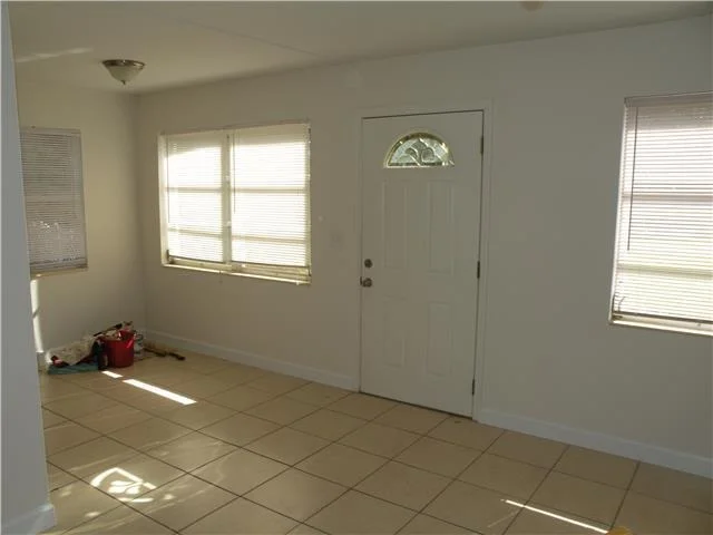 Photo of 804 SE Dolphin Drive
