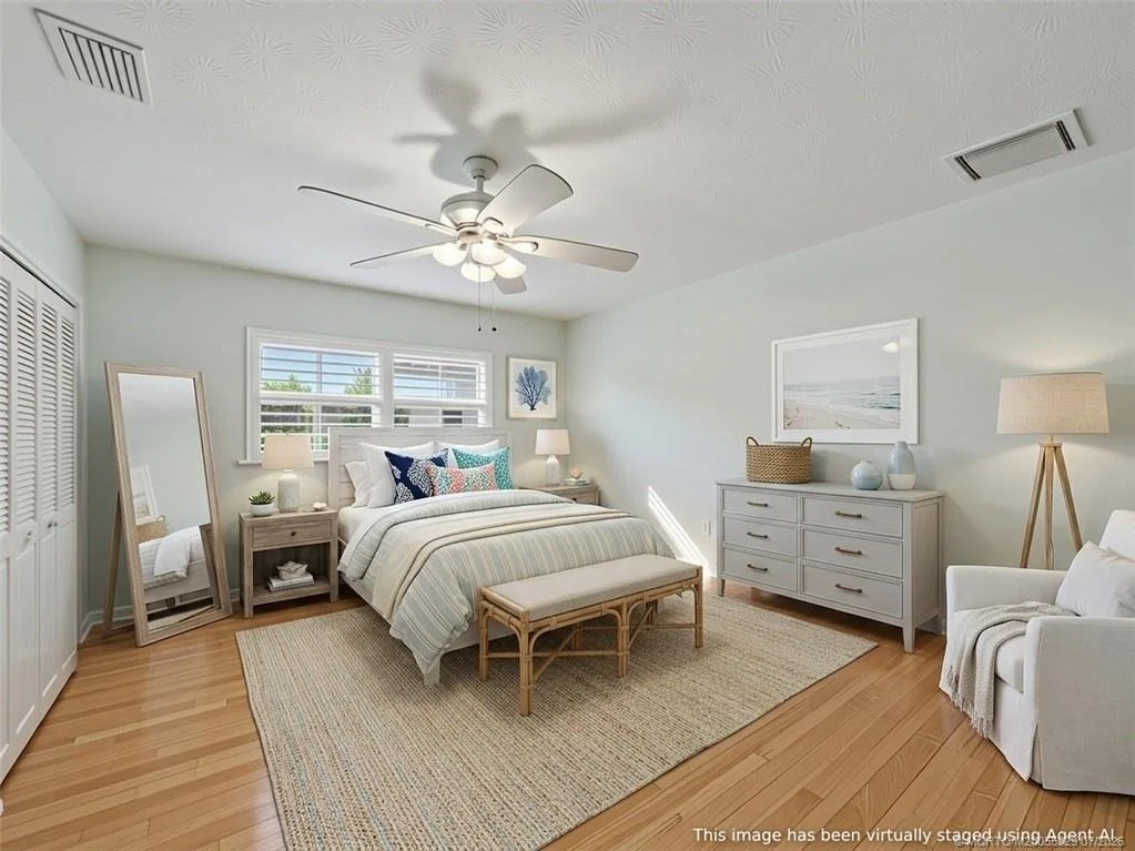 Photo of 1910 NW Cove Circle