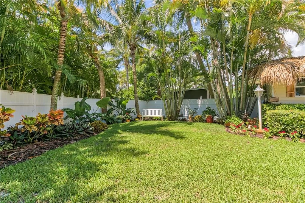 Photo of 1516 SE Lark Boulevard