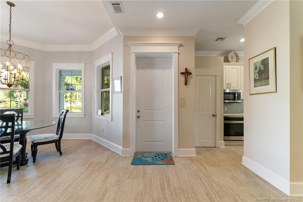 Photo of 1002 SE Riverside Drive