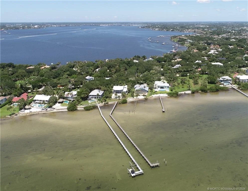 Photo of 114 N Sewalls Point Road