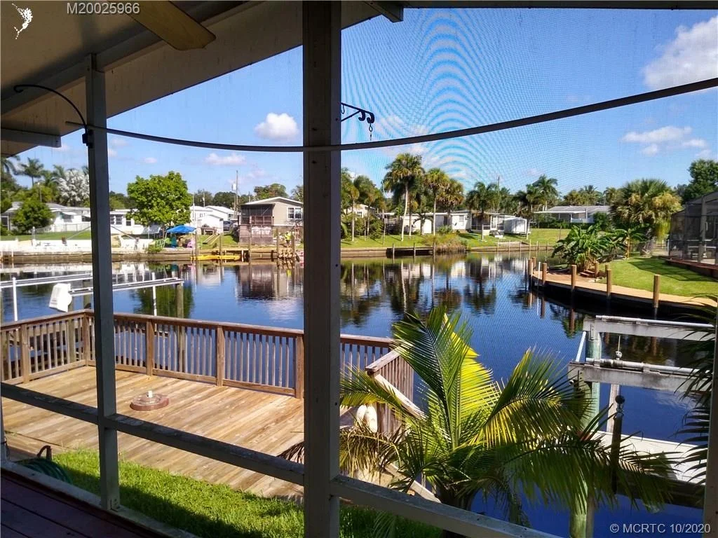 Photo of 131 SE Paradise Pl Place