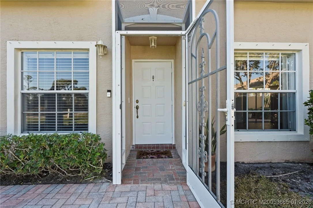 Photo of 581 NW Broken Oak Trail