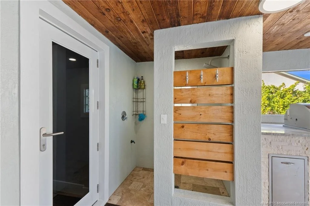 Photo of 1275 NW Pine Lake Drive