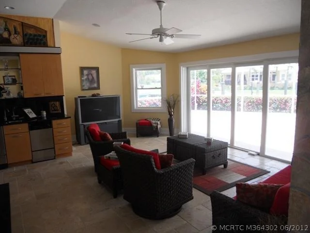 Photo of 110 SE Saint Lucie Lane