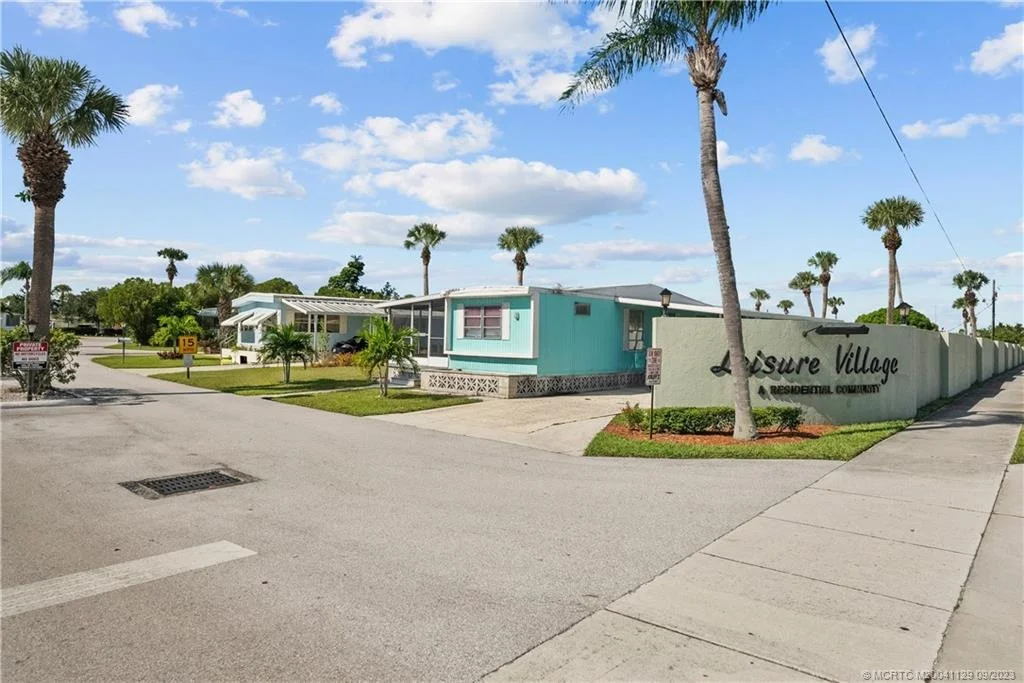 Photo of 149 SE Easy Street