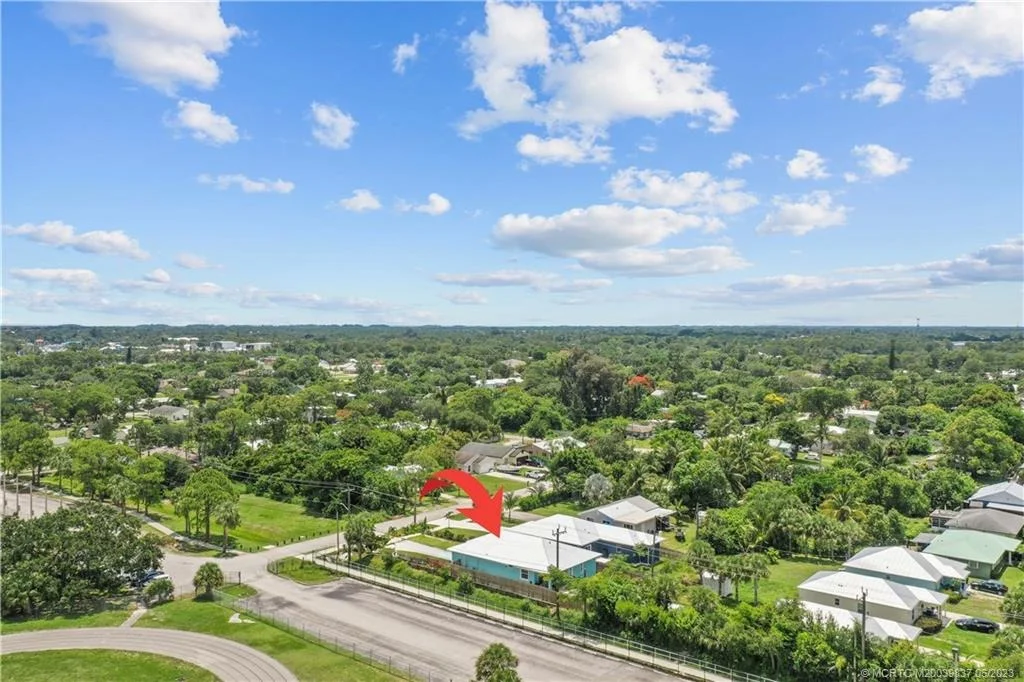Photo of 4786 SE Horizon Avenue