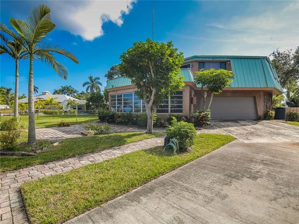 Photo of 1374 NW COCONUT POINT Lane