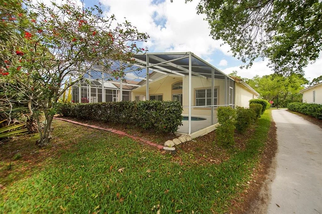Photo of 7140 SE Twin Oaks Circle