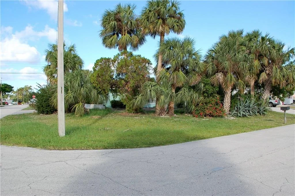 Photo of 444 SE Fini Drive