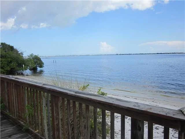 Photo of 6 OAK HILL Way