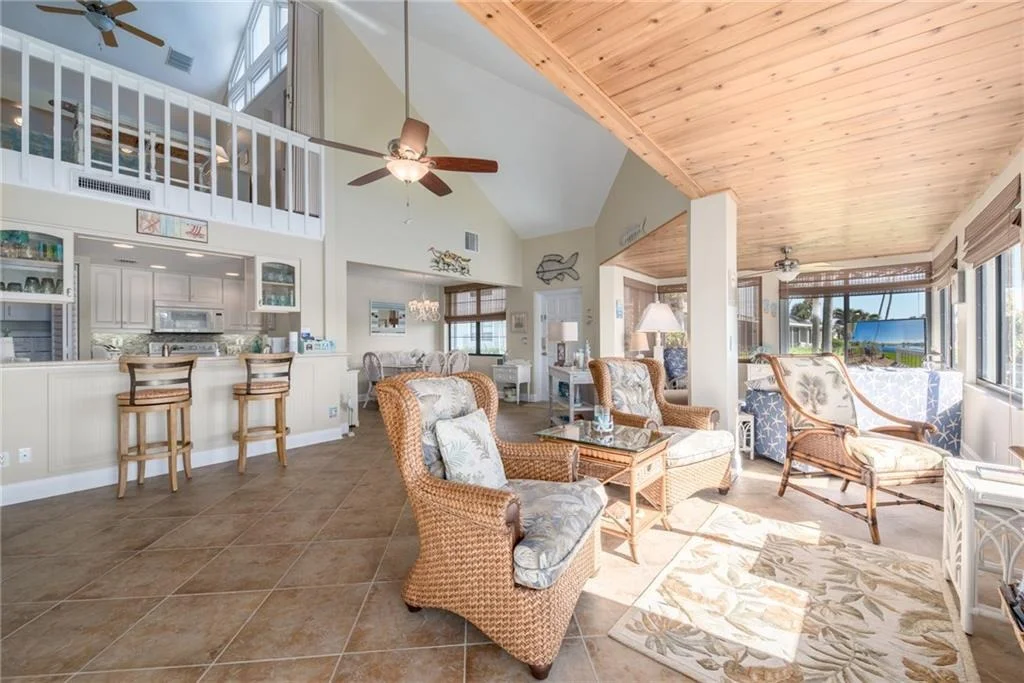 Photo of Unit 307 at 307 NE Golfview Circle