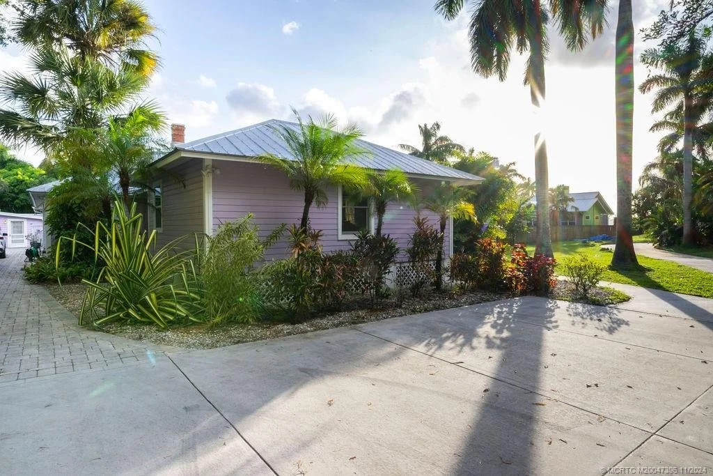 Photo of 535 SW Siesta Way